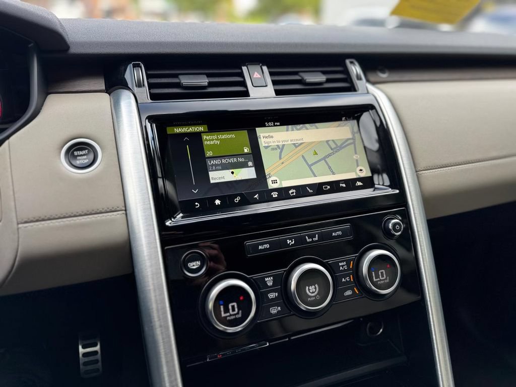 Used 2018 Land Rover Discovery HSE AWD/4WD image 15