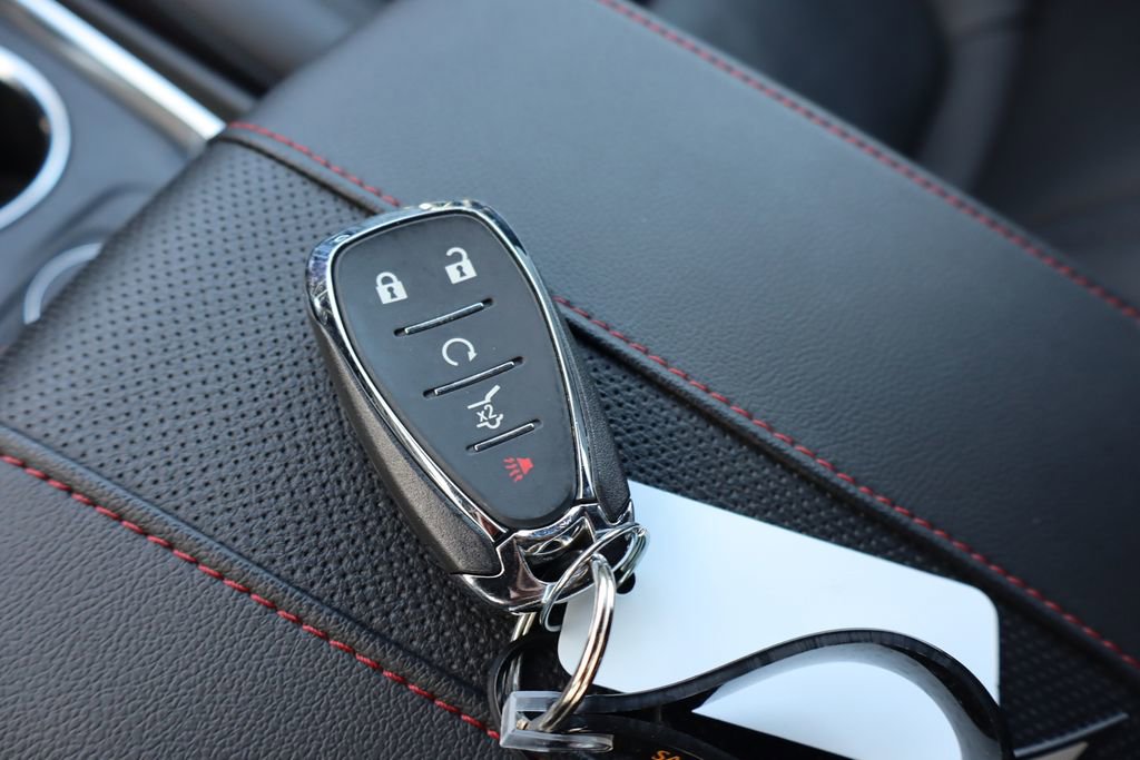 Used 2023 Chevrolet Traverse RS image 17