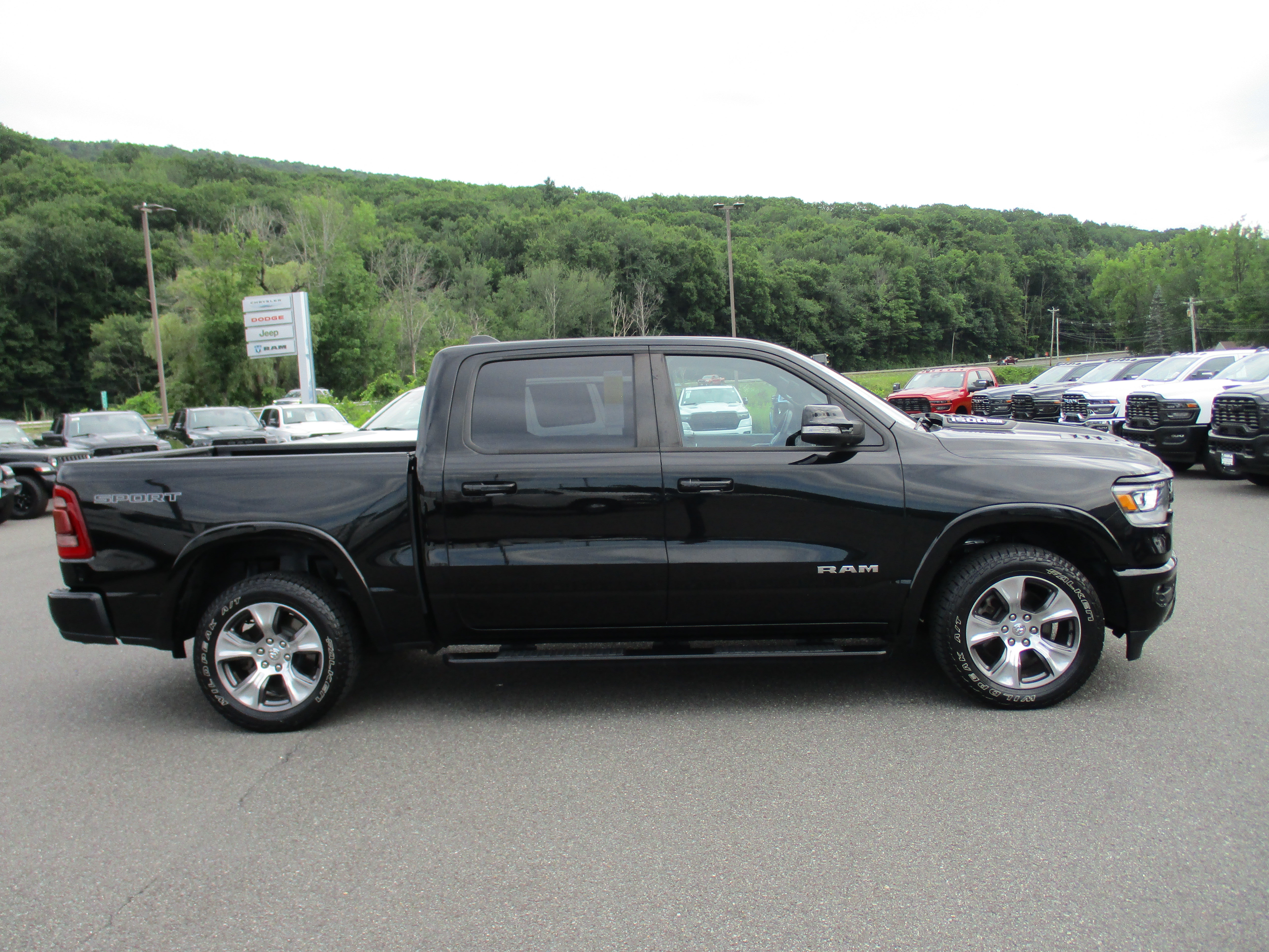 Used 2020 RAM 1500 Laramie AWD/4WD image 4