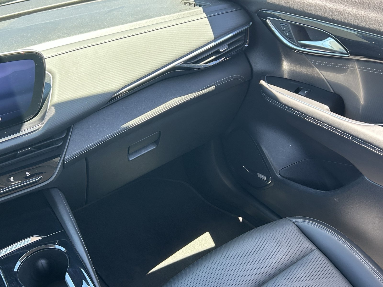 Certified 2024 Buick Envision Preferred AWD/4WD image 19