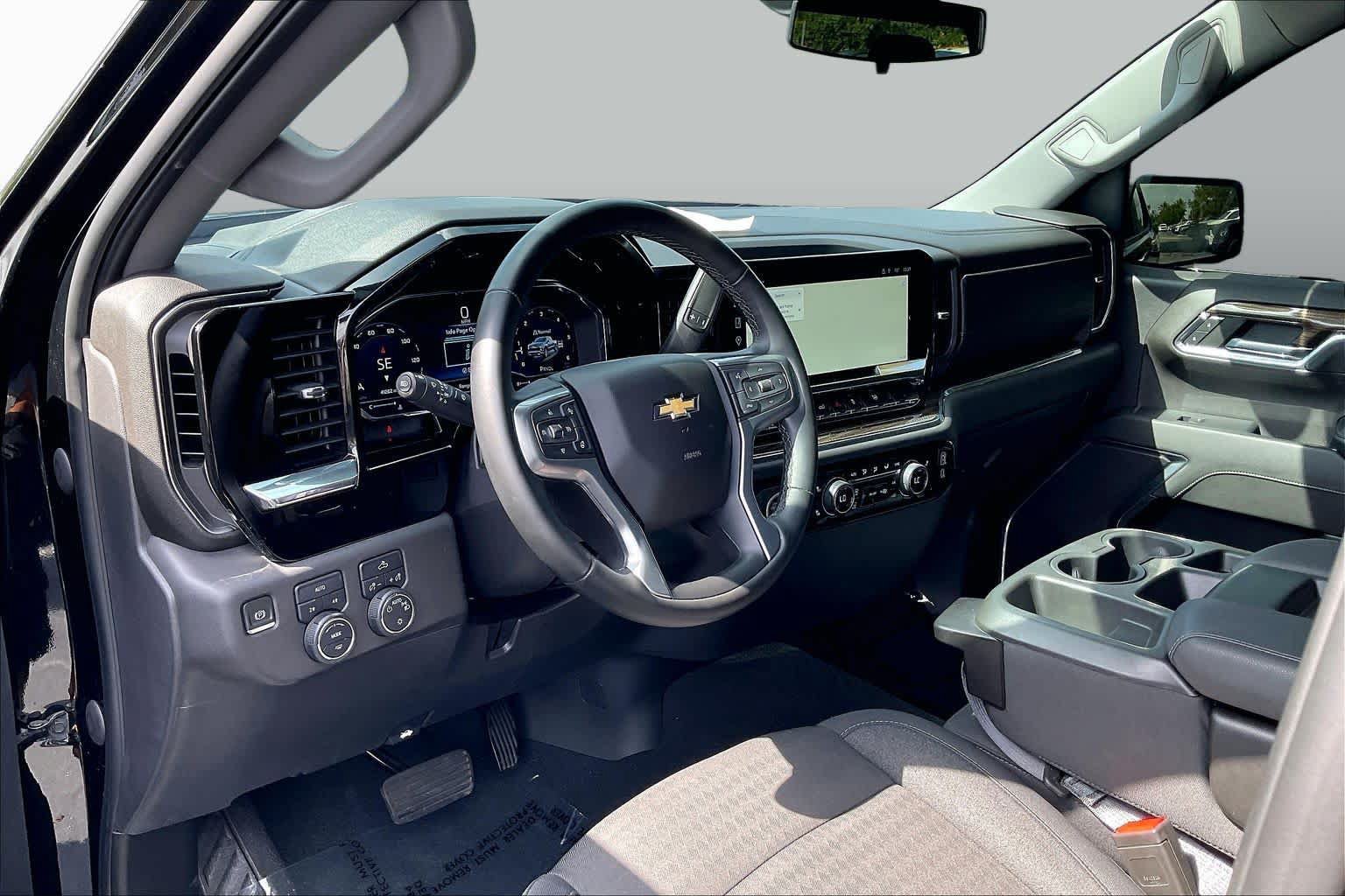 Used 2023 Chevrolet Silverado 1500 LT AWD/4WD image 14