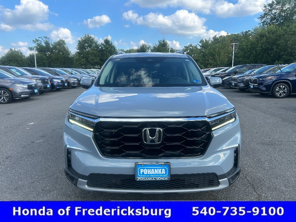 Certified 2024 Honda Pilot Touring image 9