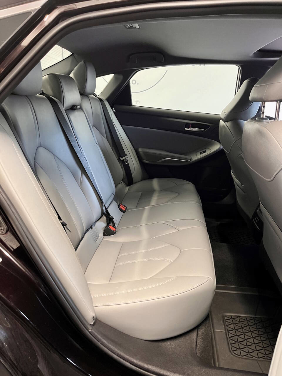 Used 2019 Toyota Avalon XLE w/ Moonroof Package image 22