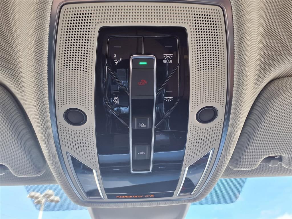 Used 2023 Audi A8 L 3.0T w/ Luxury Package image 18