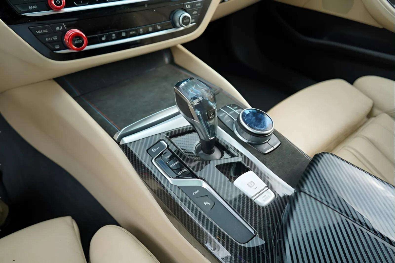 Used 2018 BMW 530e xDrive image 35