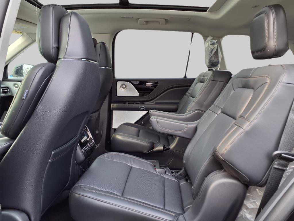 New 2025 Lincoln Aviator Reserve w/ Equipment Group 201A image 10