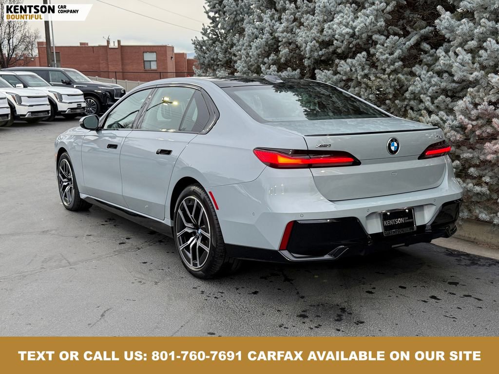 Used 2025 BMW 740i xDrive 740i xDrive image 5