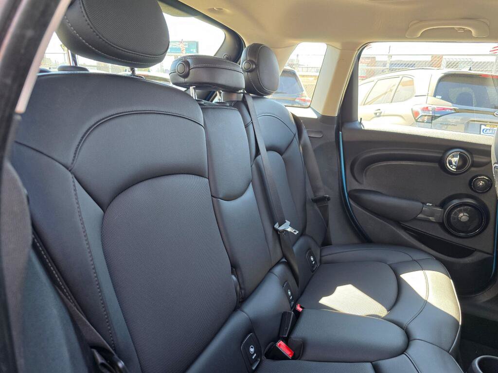 Used 2015 MINI Cooper 4-Door Hardtop FWD image 13