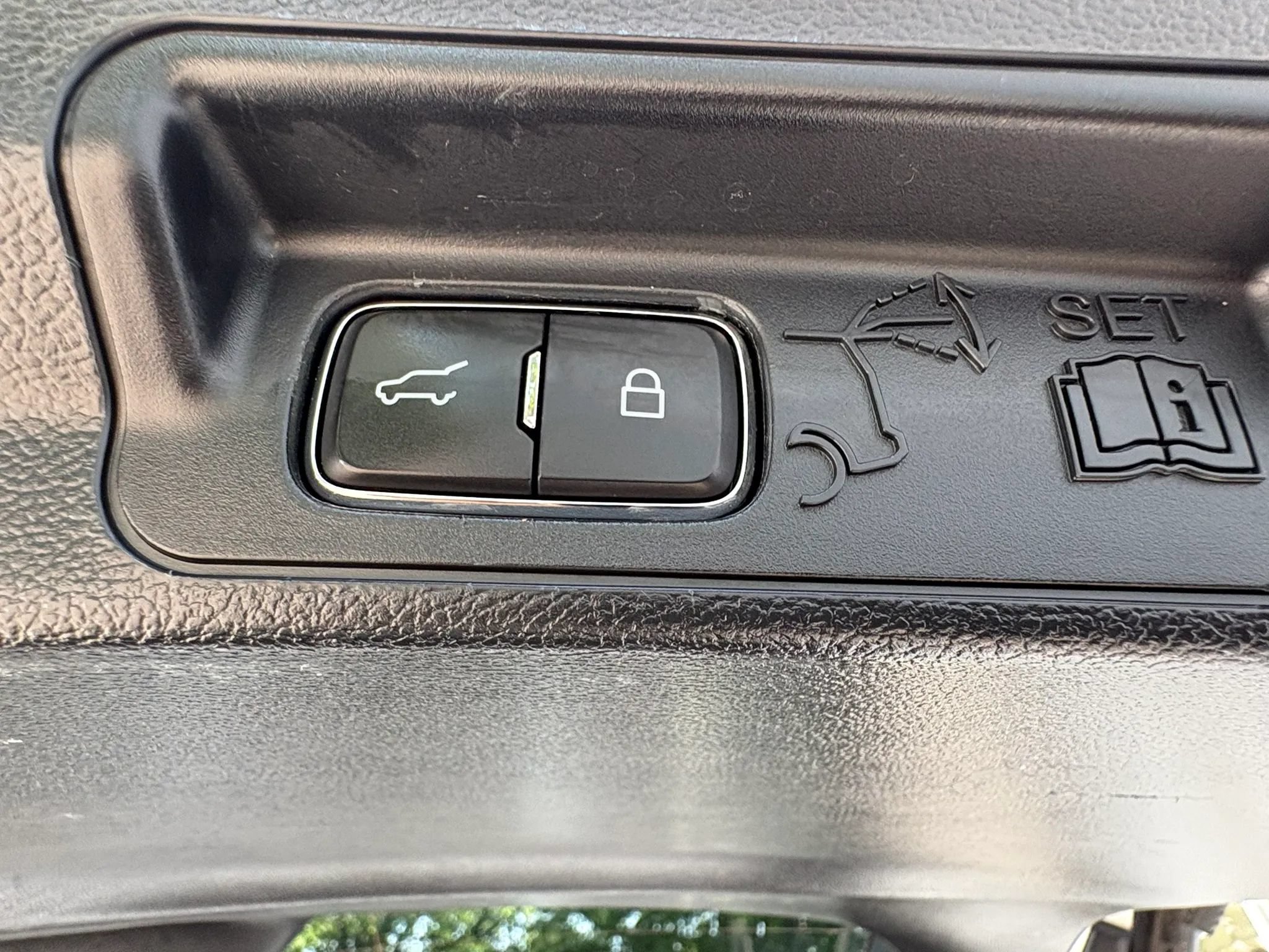 Used 2021 Ford Explorer Limited w/ Equipment Group 301A RWD image 28