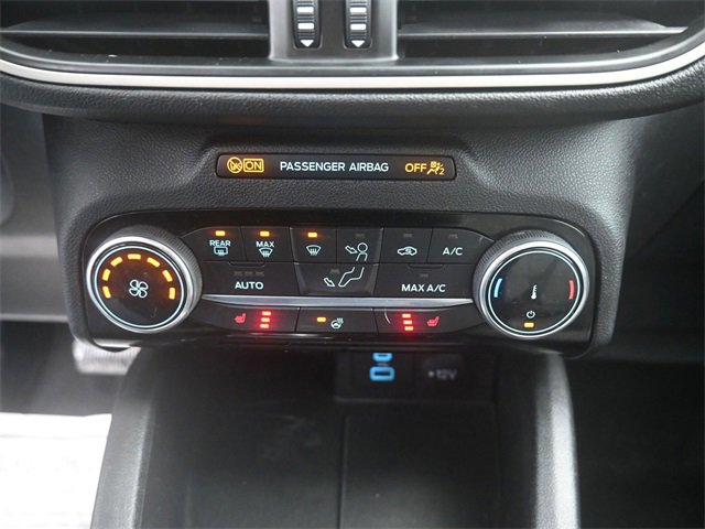 Used 2022 Ford Escape SE w/ Cold Weather Package image 9