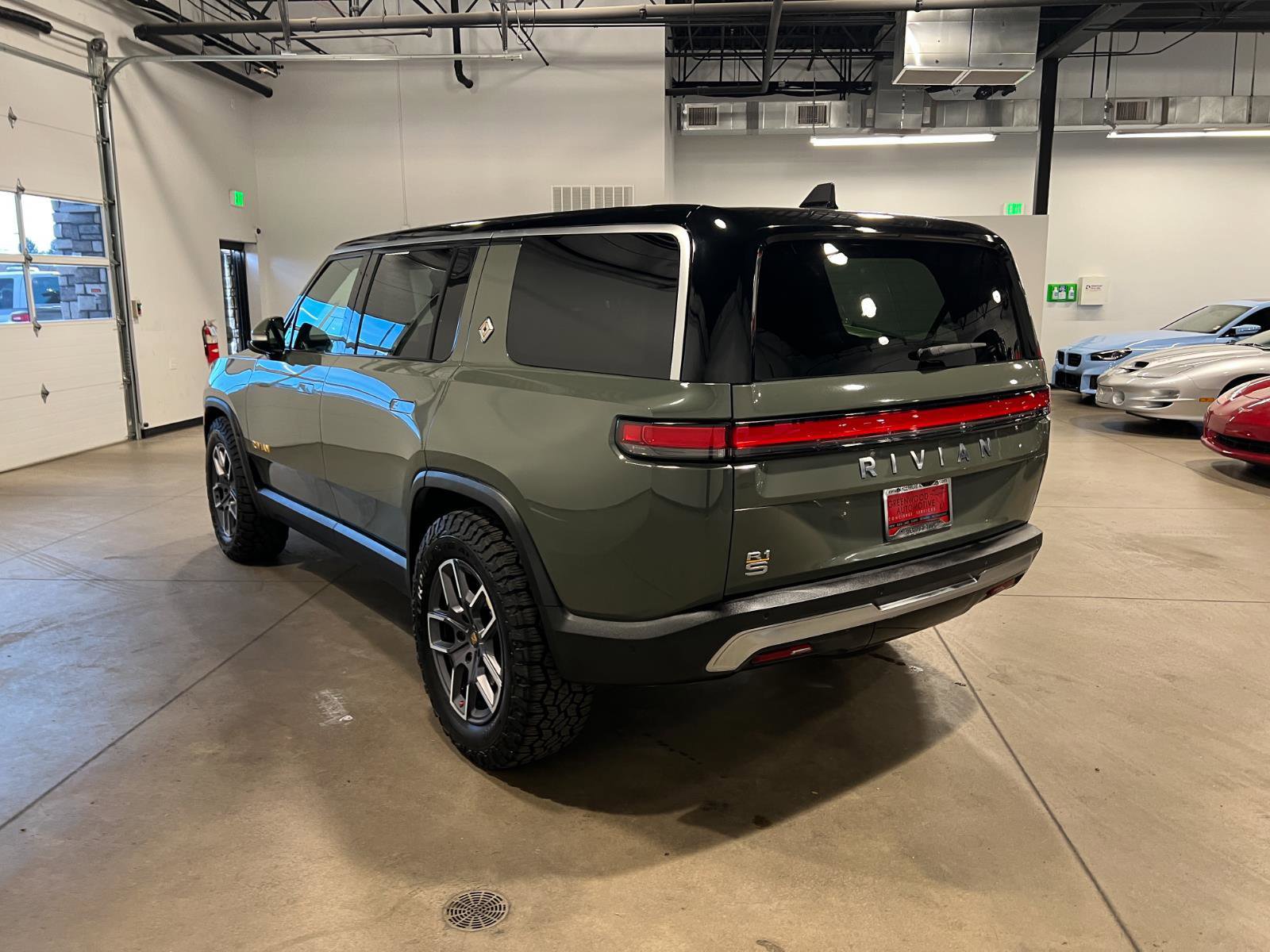 Used 2023 Rivian R1S Launch Edition image 5