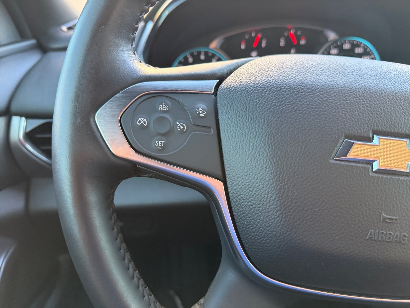 Used 2022 Chevrolet Traverse LT FWD image 20