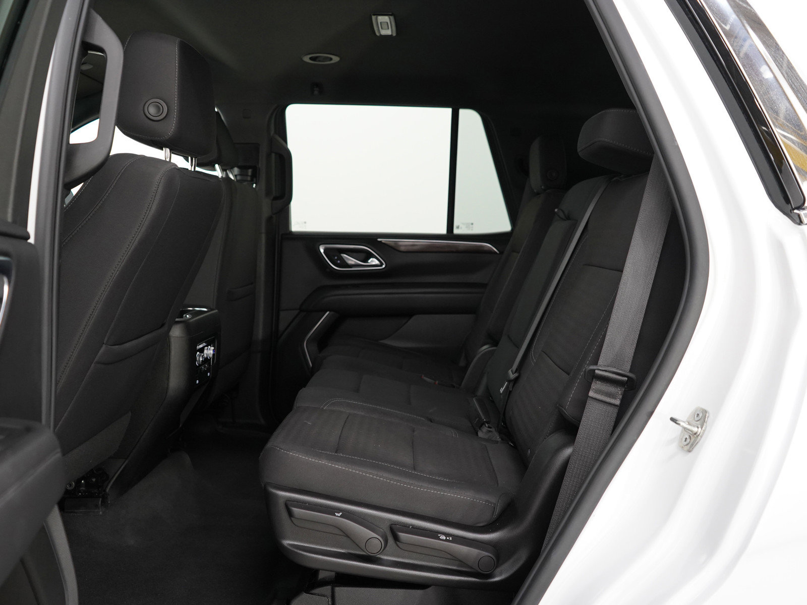 Used 2024 GMC Yukon SLE image 18