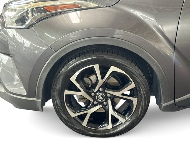 Used 2019 Toyota C-HR Limited FWD image 19