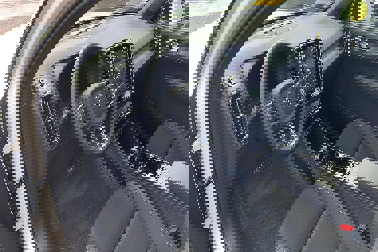 New 2024 Volvo XC40 Recharge Ultimate w/ Protection Package Premier image 9