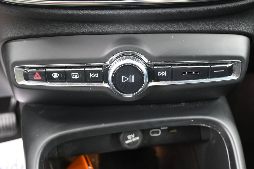 Used 2023 Volvo C40 P8 Recharge Ultimate AWD/4WD image 27