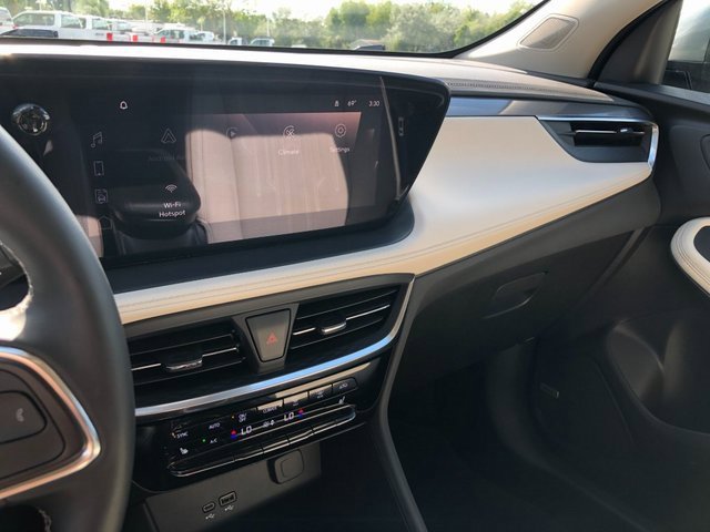 Used 2024 Buick Encore GX Avenir w/ Avenir Convenience Package image 9