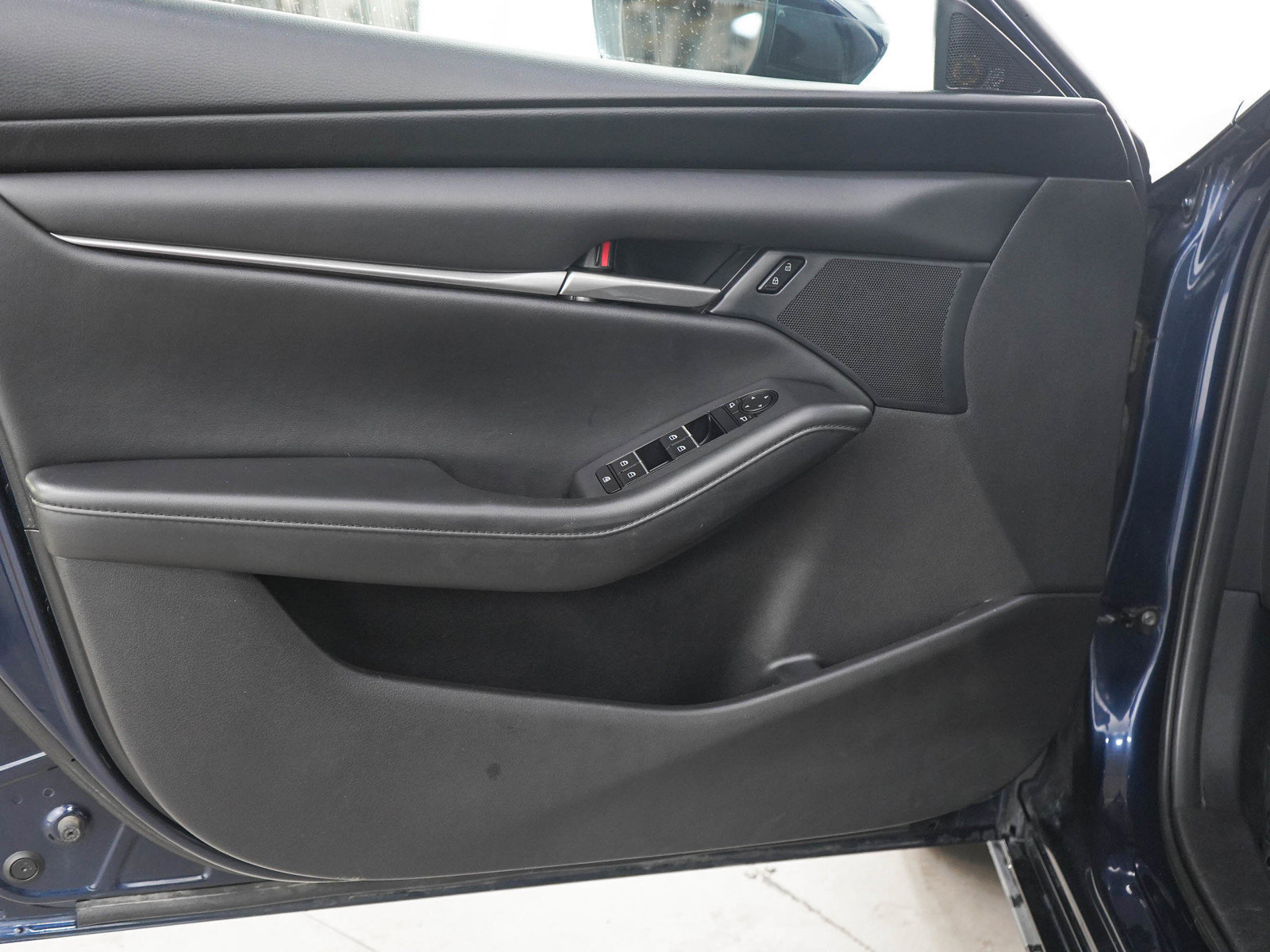 Used 2020 MAZDA MAZDA3 AWD Sedan w/ Select Package image 17