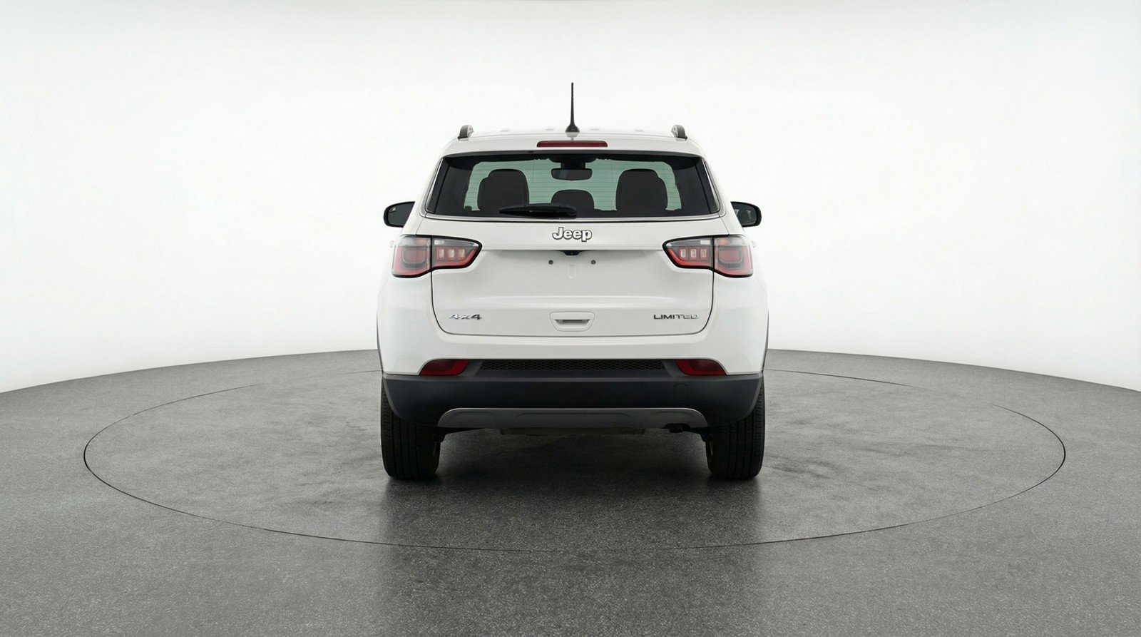 Used 2025 Jeep Compass Latitude AWD/4WD image 7