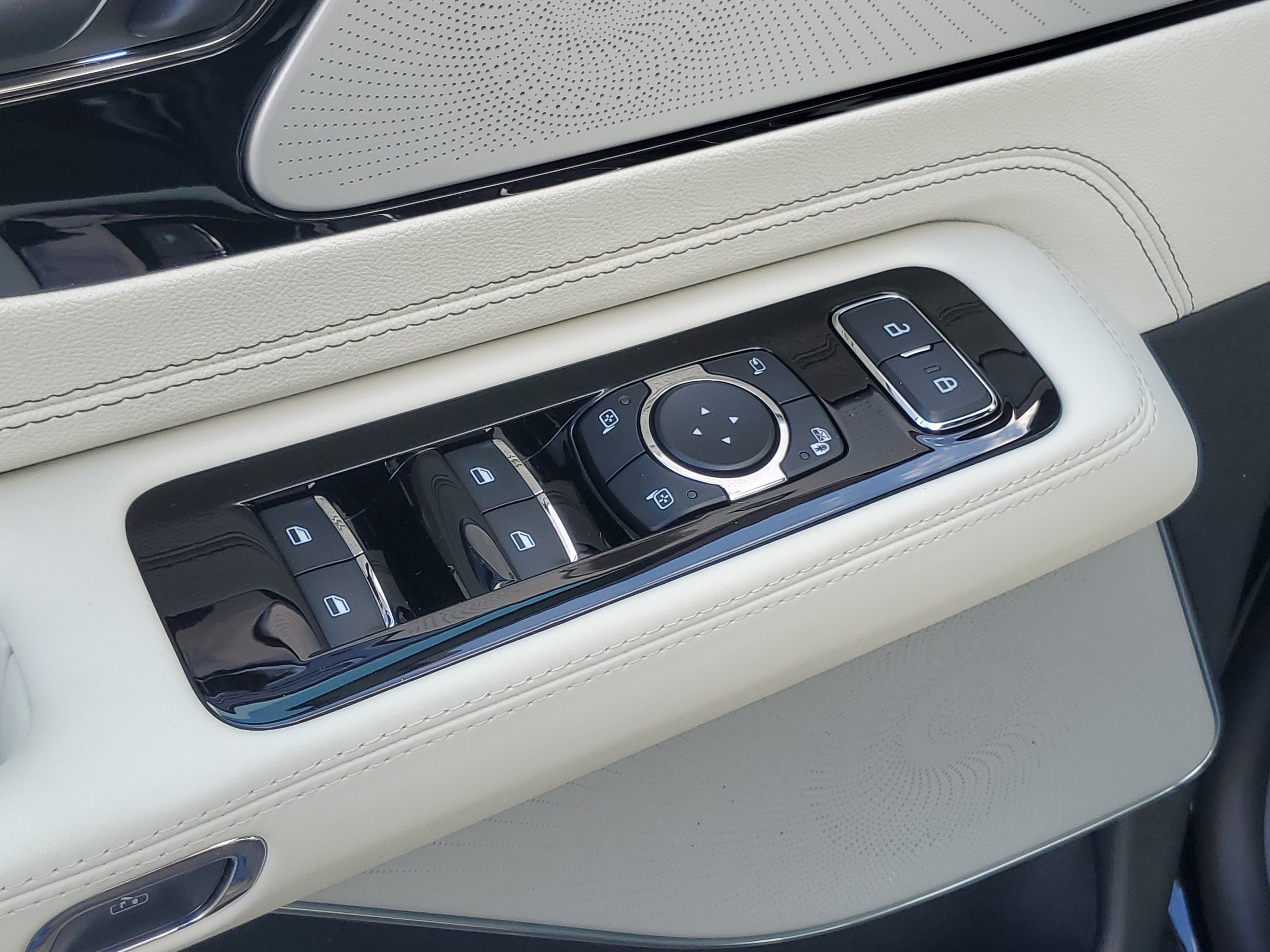 New 2026 Lincoln Aviator Black Label image 10