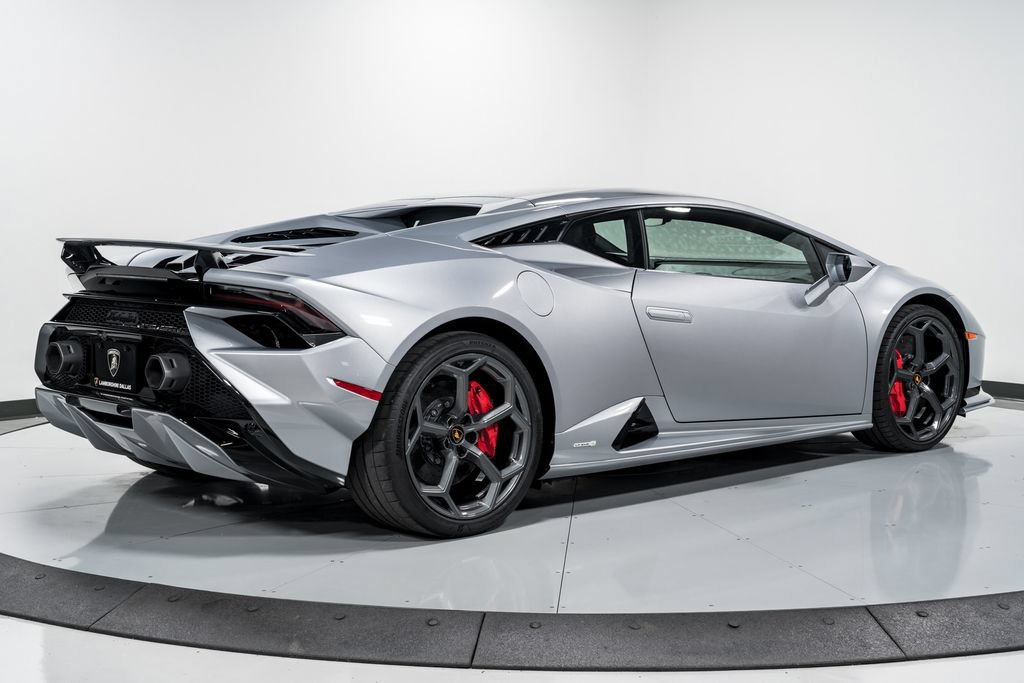 Used 2023 Lamborghini Huracan Tecnica RWD image 3