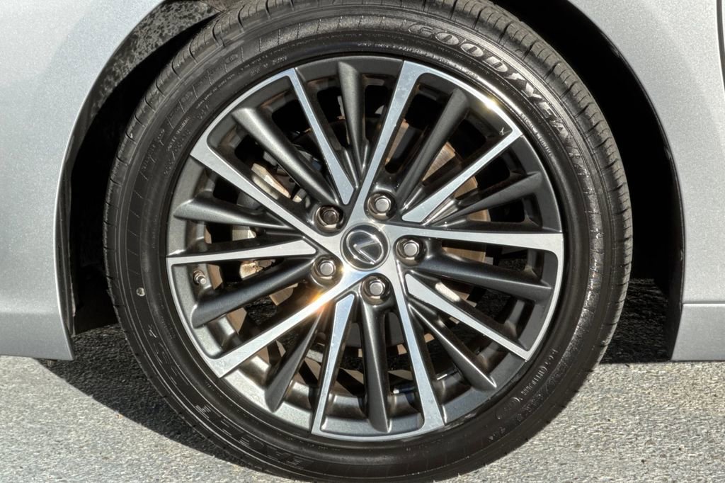 Used 2025 Lexus ES 300h w/ Premium Package image 25