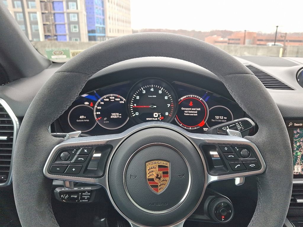 Used 2023 Porsche Cayenne Coupe image 22