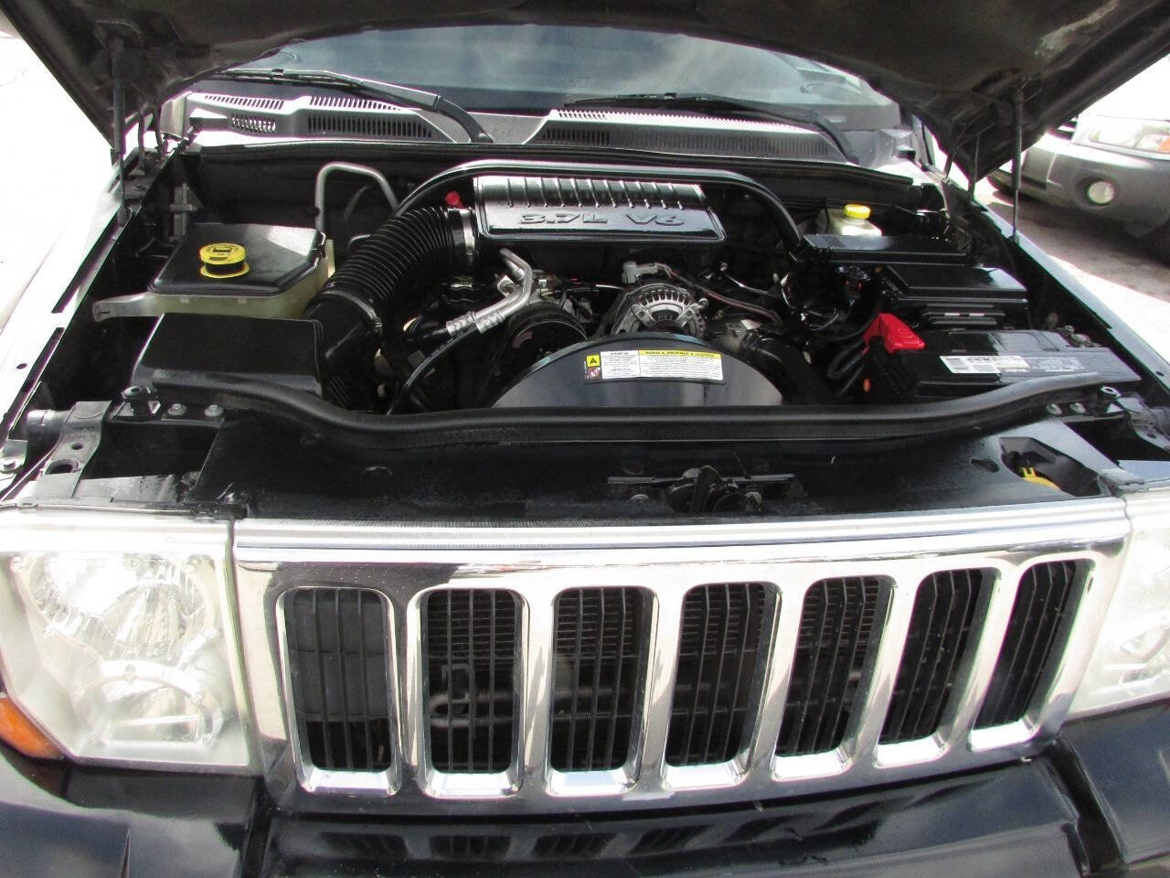 Used 2007 Jeep Commander Sport image 21