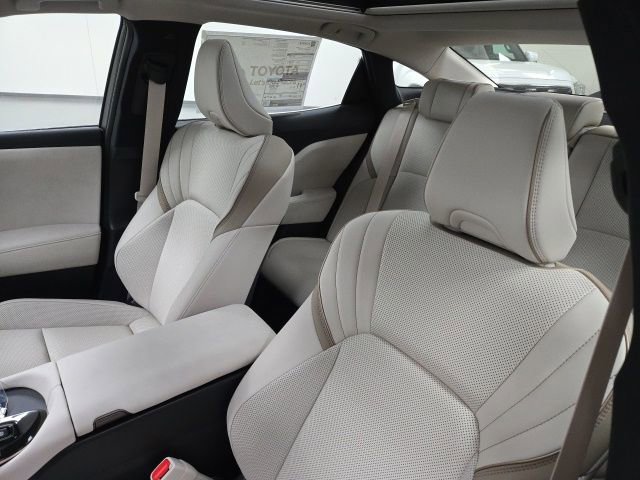 New 2026 Toyota Crown AWD/4WD image 17