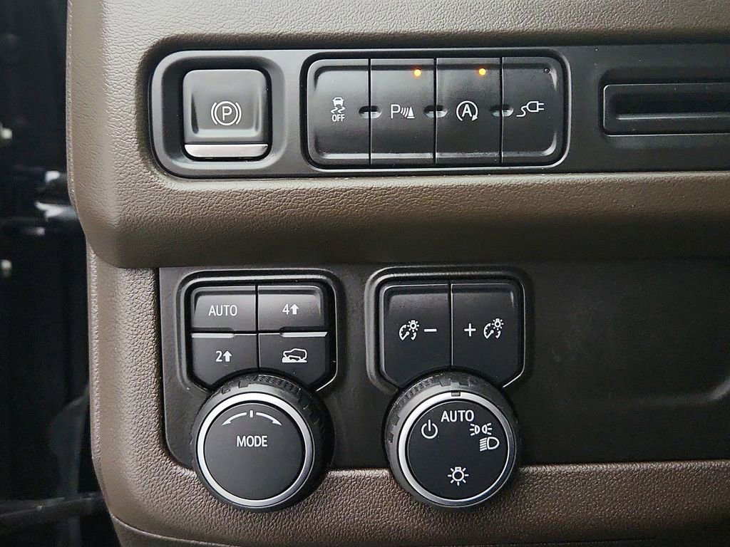 Used 2021 Chevrolet Suburban LS image 20