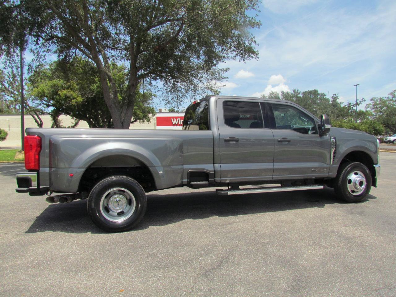 Used 2024 Ford F350 XLT AWD/4WD image 12