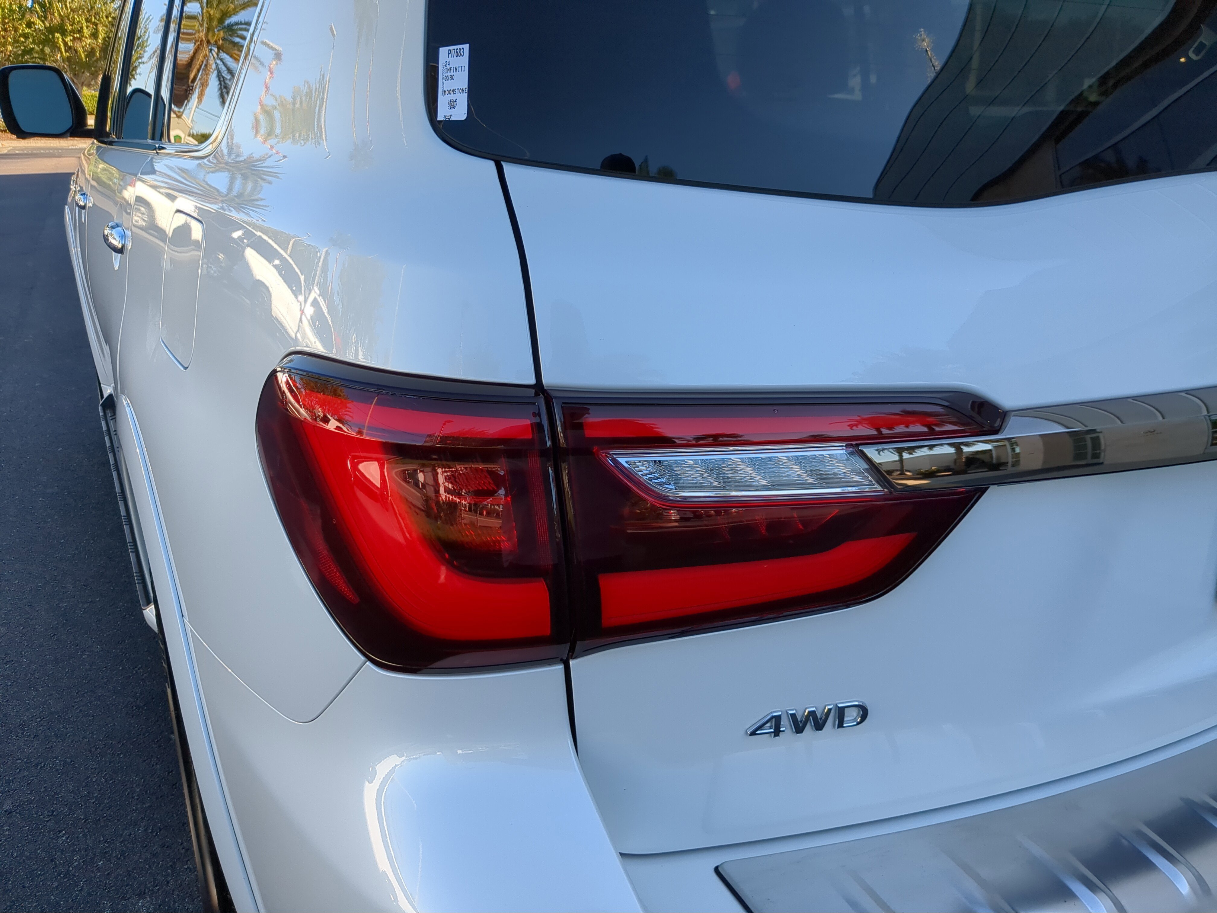 Certified 2024 INFINITI QX80 Premium Select w/ Cargo Package image 10