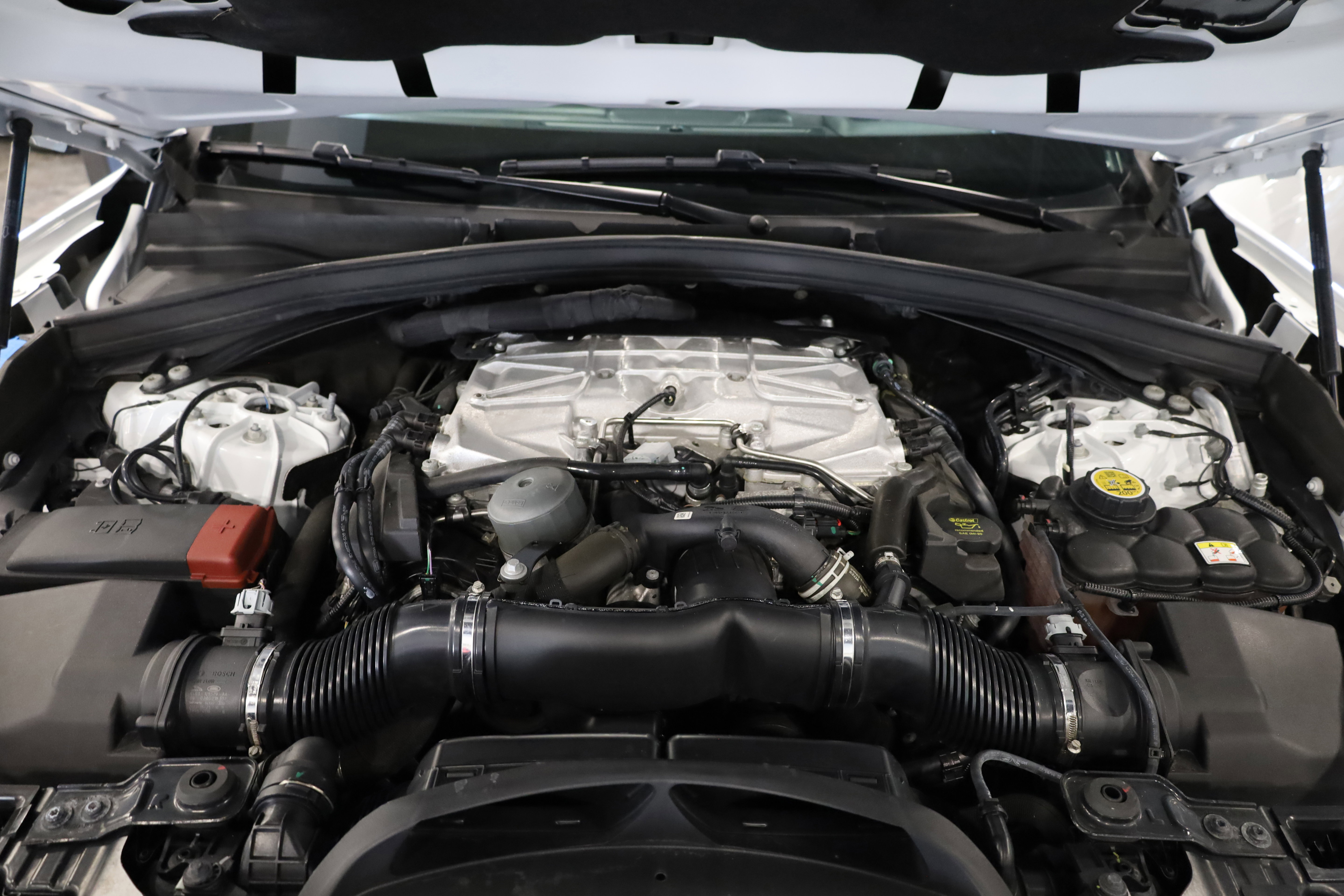 Used 2023 Jaguar F-PACE SVR image 42