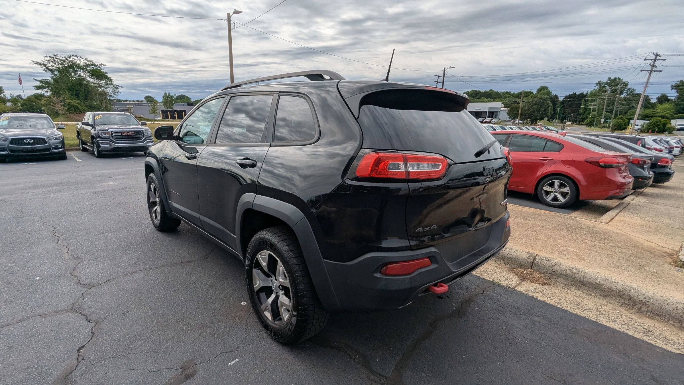 Used 2016 Jeep Cherokee Trailhawk w/ Comfort/Convenience Group AWD/4WD image 5