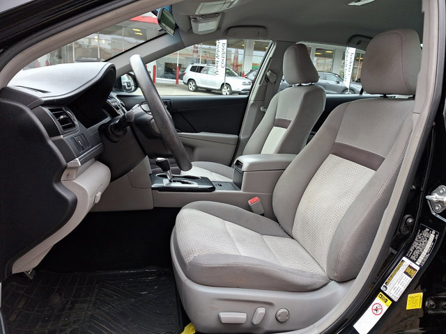 Used 2014 Toyota Camry LE FWD image 14