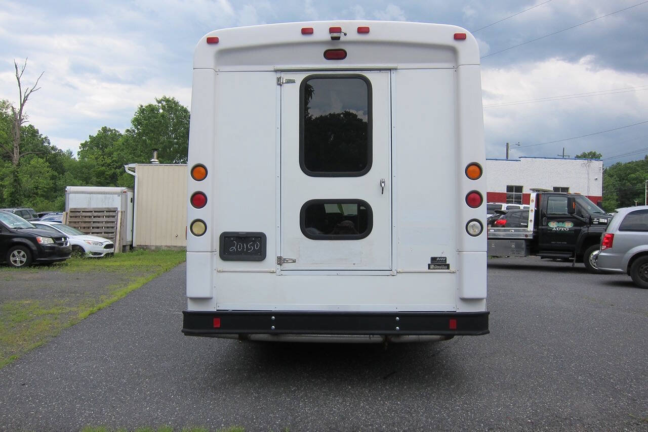 Used 2016 Ford E-450 and Econoline 450 Super Duty w/ Shuttle Bus Prep Package RWD image 7