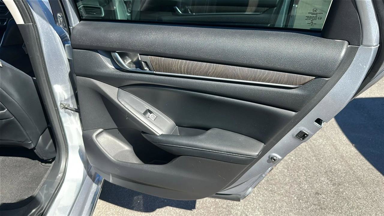 Used 2018 Honda Accord EX-L image 29