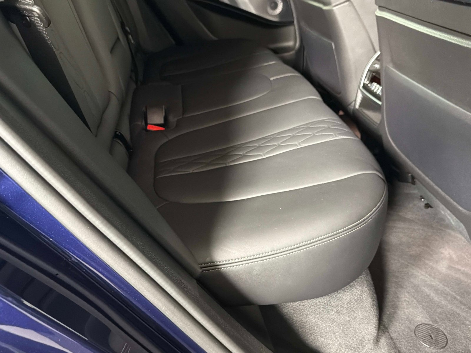 Used 2021 BMW X5 M50i w/ Executive Package image 26