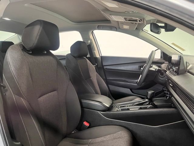 Used 2023 Honda Accord EX image 10