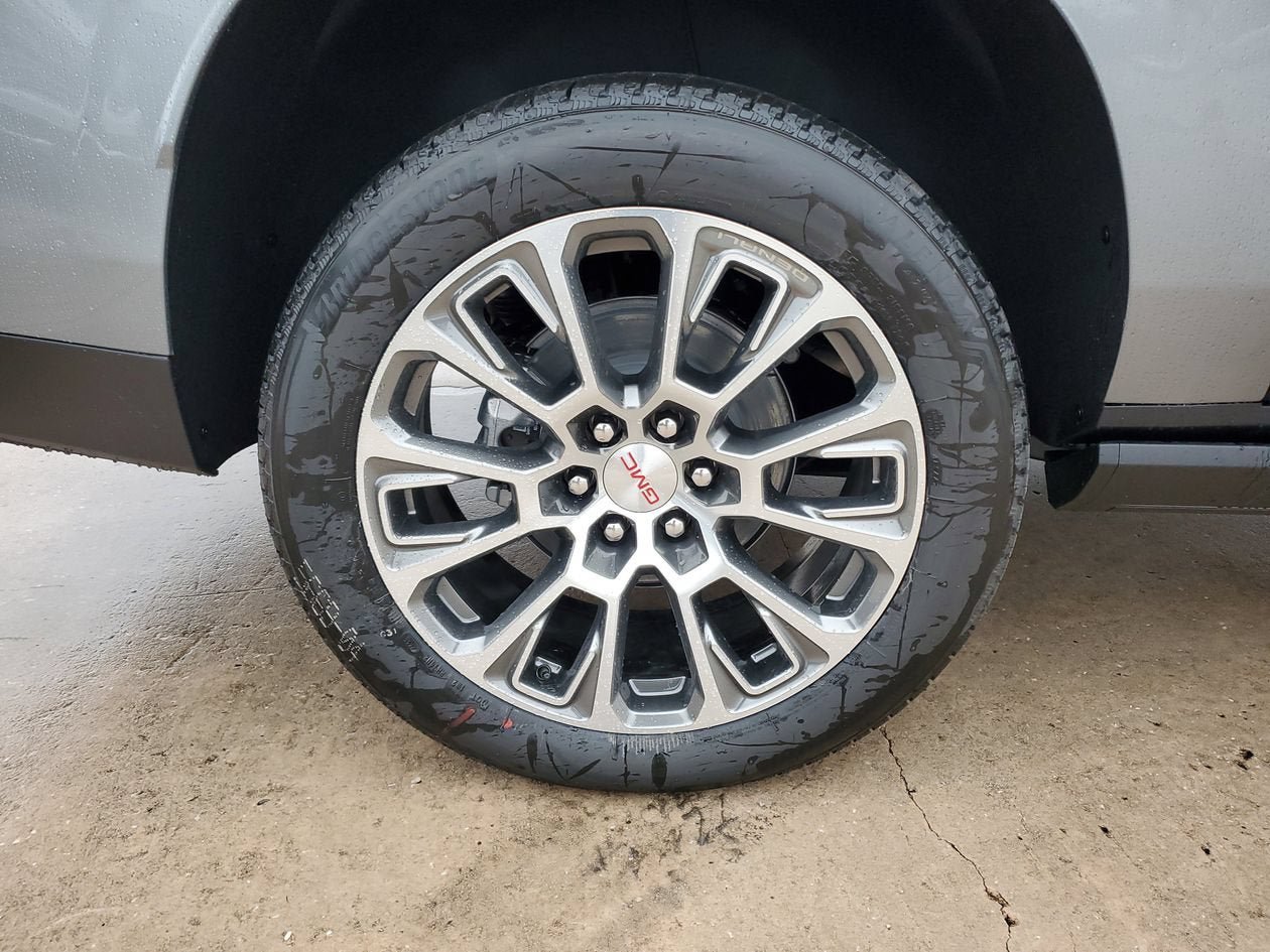 New 2026 GMC Yukon XL Denali w/ Sun & Power Step Package AWD/4WD image 6