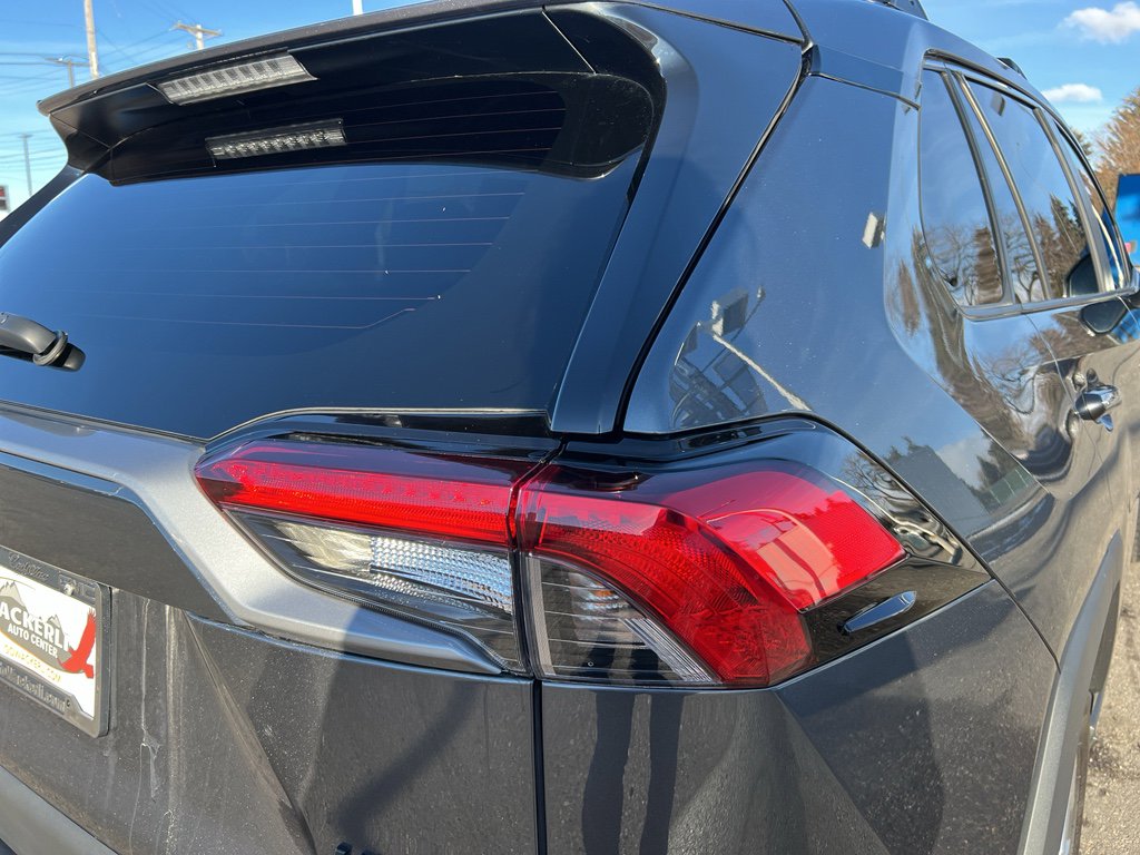 Used 2021 Toyota RAV4 Limited image 11