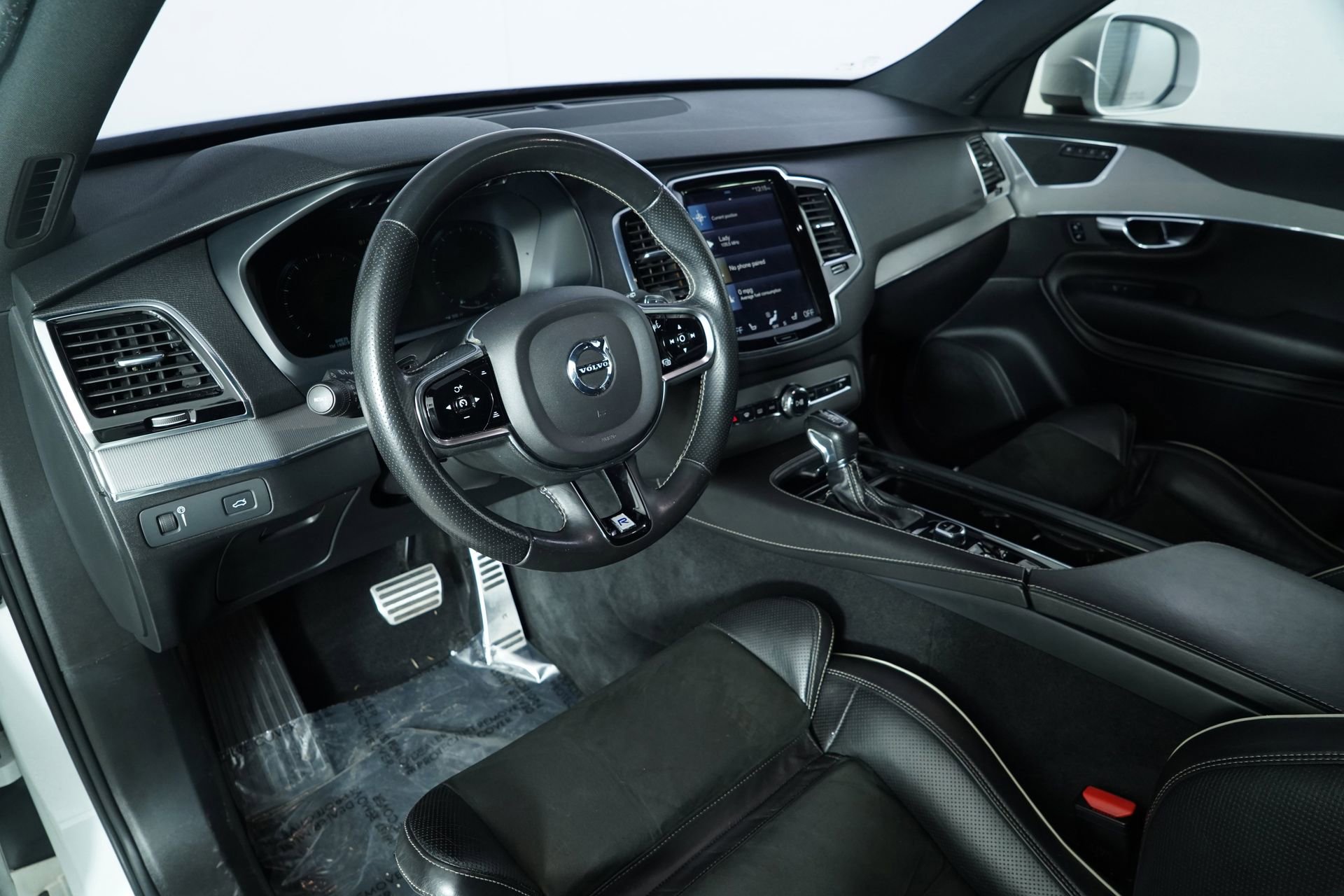 Used 2016 Volvo XC90 T6 R-Design w/ Protection Package Plus image 24