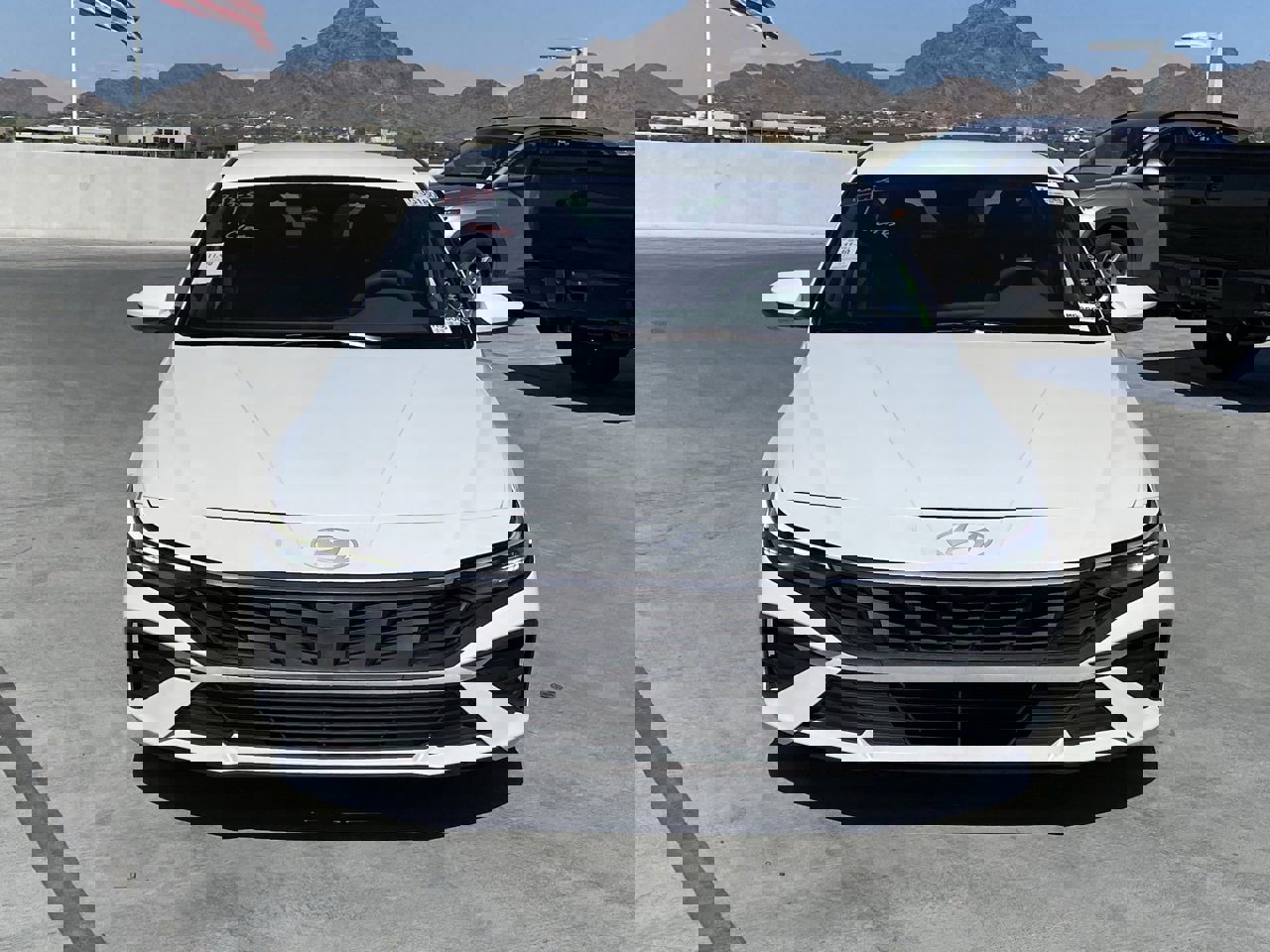 Used 2024 Hyundai Elantra SE image 2