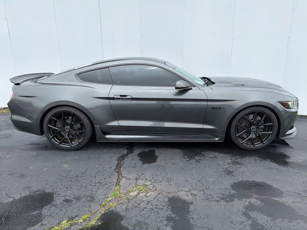 Used 2017 Ford Mustang GT w/ GT Performance Package RWD image 2