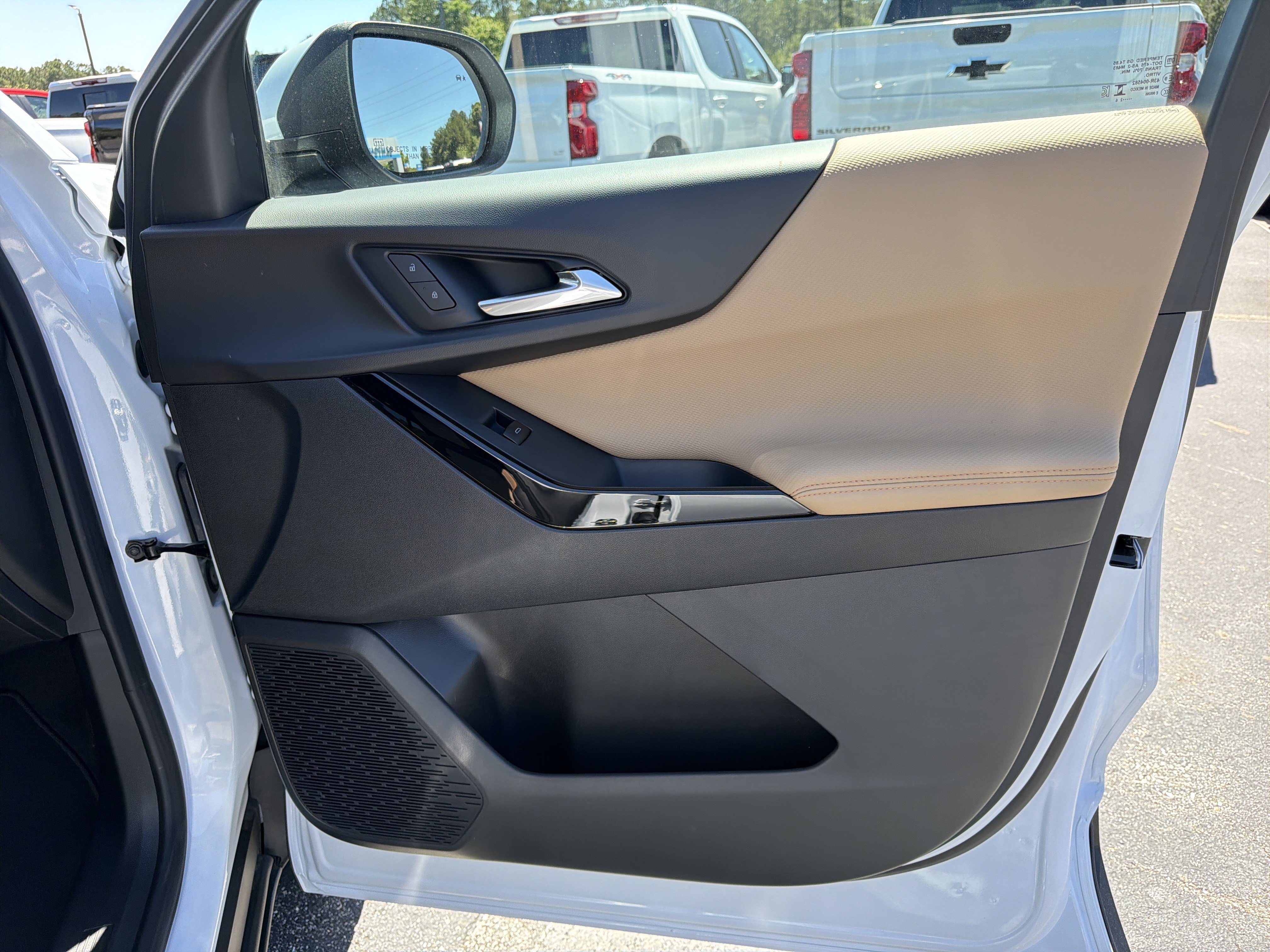 New 2026 Chevrolet Equinox ACTIV w/ Safety and Technology Package AWD/4WD image 14