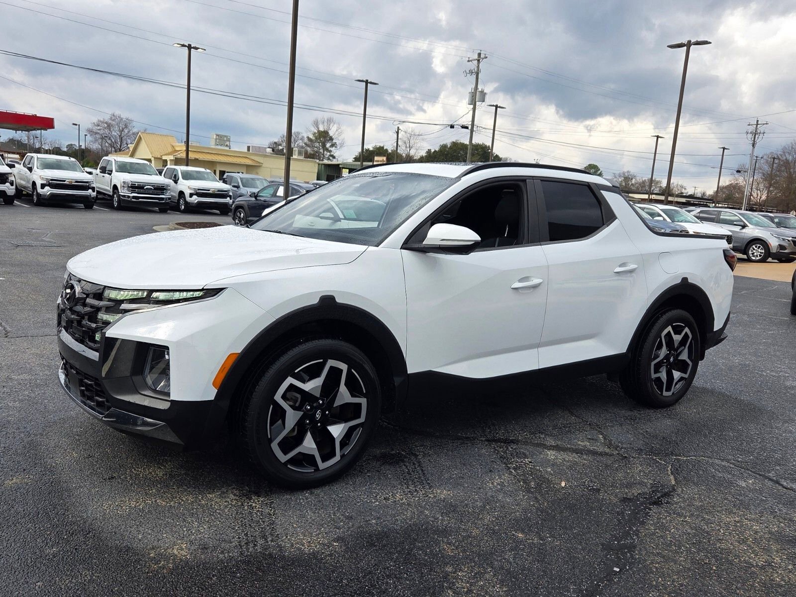 Used 2022 Hyundai Santa Cruz Limited image 3