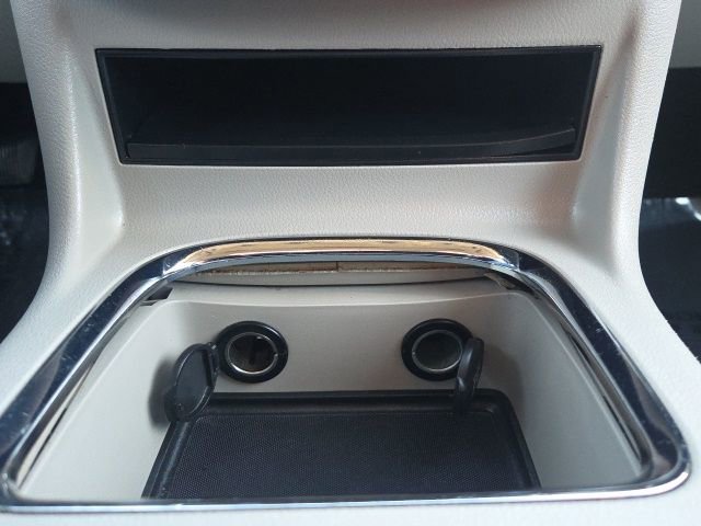 Used 2016 Dodge Grand Caravan SXT image 32