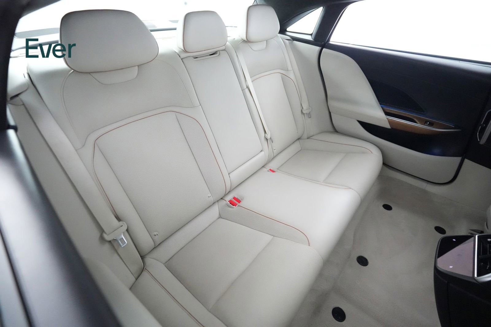 Used 2023 Lucid Air Touring image 5