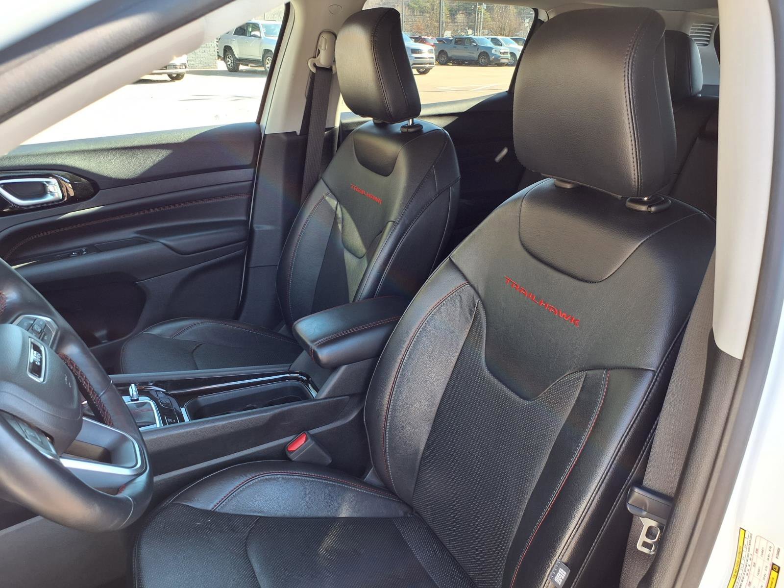 Used 2022 Jeep Compass Trailhawk w/ Trailhawk Elite Group AWD/4WD image 12