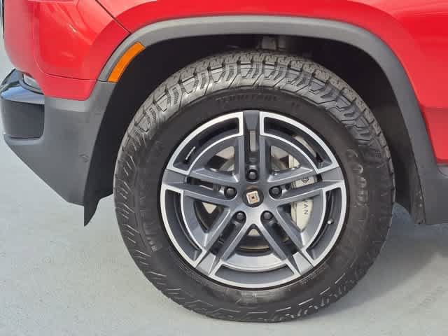 Used 2025 Rivian R1S Adventure Dual AWD/4WD image 13